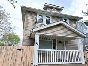 Building Photo - 1020 Walnut Hill Pl