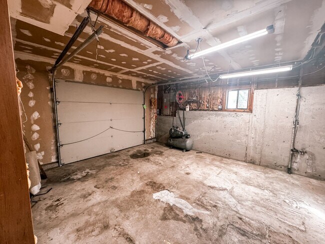 Building Photo - 31835 Owl Rd