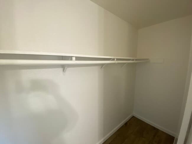 Building Photo - Pets Welcome!