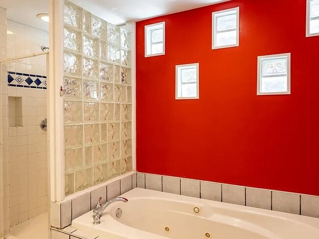 Building Photo - 115 Chapin St