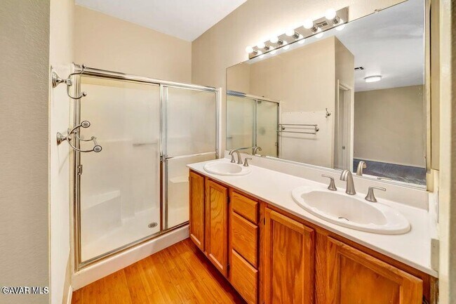 Building Photo - 2611 Redington St