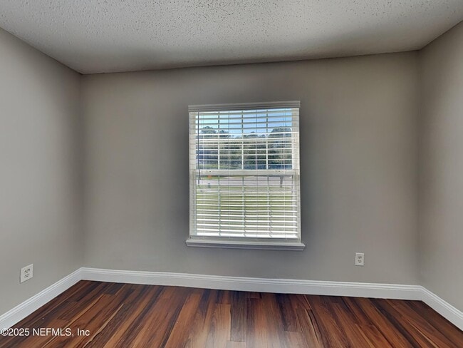 Building Photo - 1559 Guardian Dr