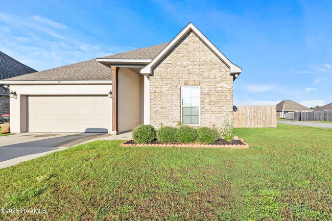 Building Photo - 223 Stanwell Ave