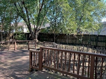 Large fenced backyard - 346 N Birchwood Dr