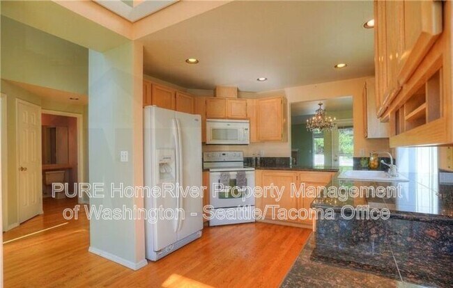Building Photo - 6109 83rd Ave W