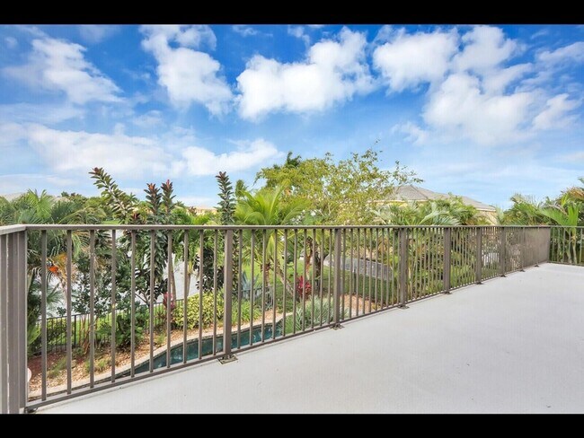 Building Photo - 3043 Hartridge Terrace