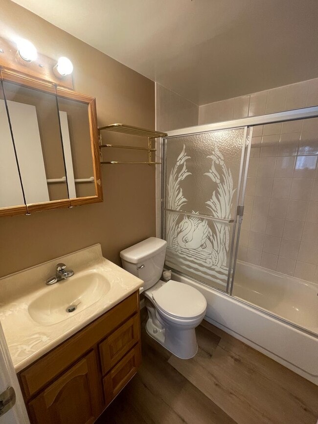 Building Photo - Cozy apartment unit in middle of Sunset re...