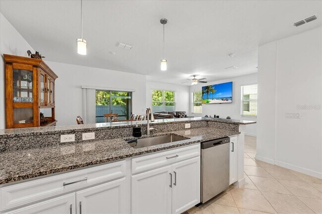 Building Photo - 8166 Crescent Oaks Dr