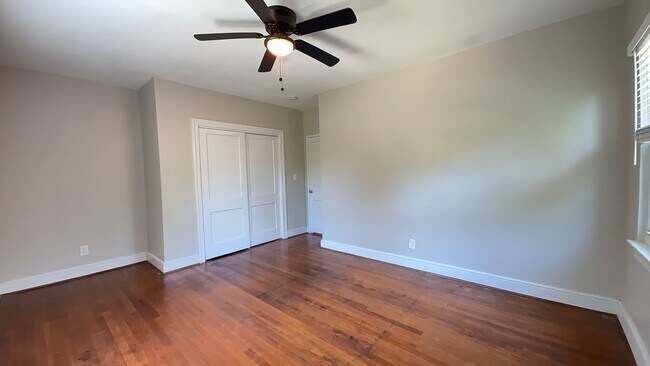 Building Photo - Charming 2BR with Sunroom, Hardwood Floors & Lawn Care Included