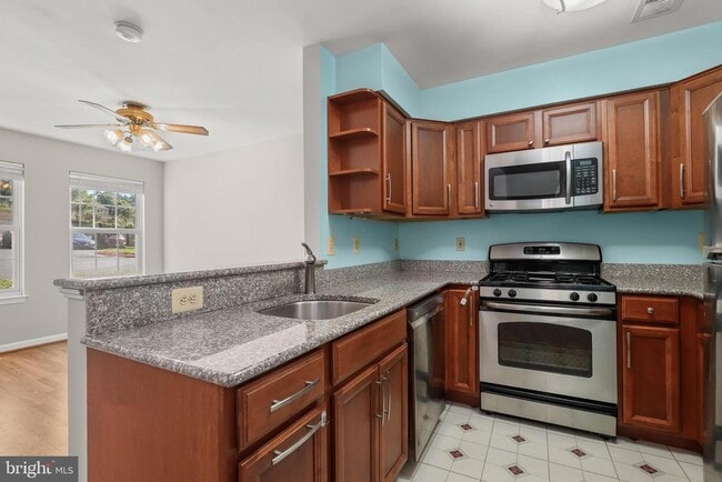 Building Photo - 6249 Sandpiper Ct