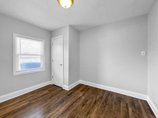 Building Photo - 11007 Ewing Ave