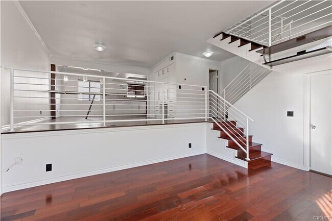 Building Photo - Gorgeous NOHO Townhome for Rent