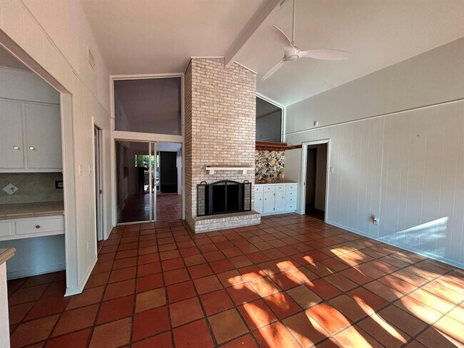 Building Photo - 2403 Dijon Dr