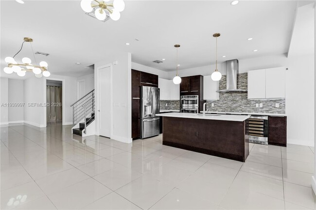 Building Photo - 6410 NW 105th Pl