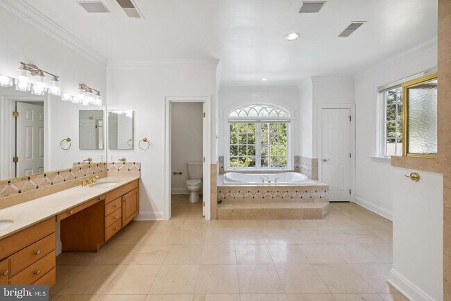 Building Photo - 2608 Geneva Hill Ct