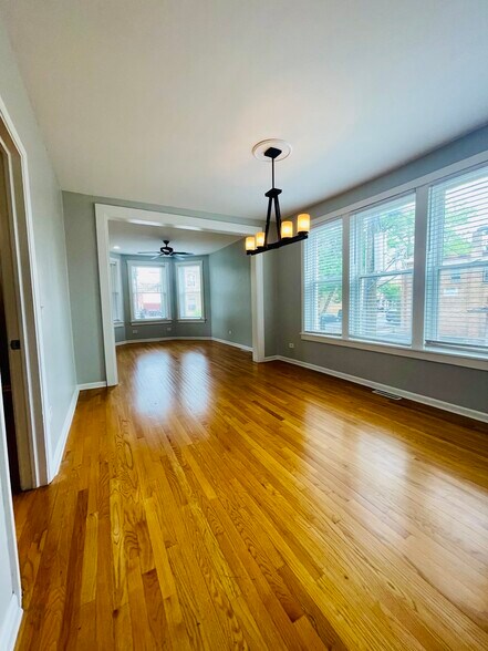 Primary Photo - 2416 N Springfield Ave