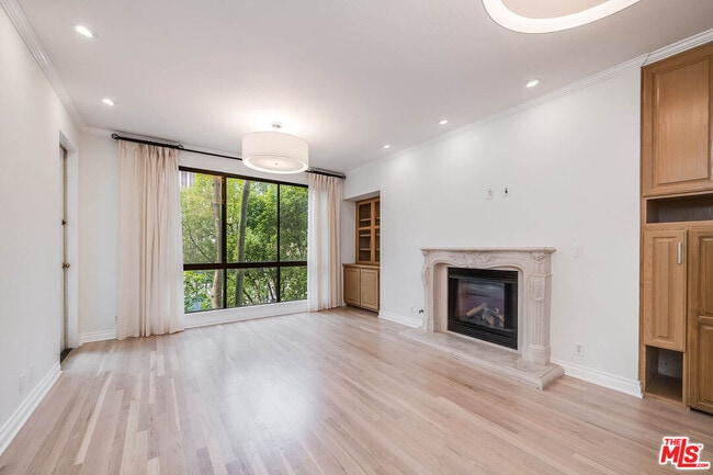 Building Photo - 2132 Century Park Ln