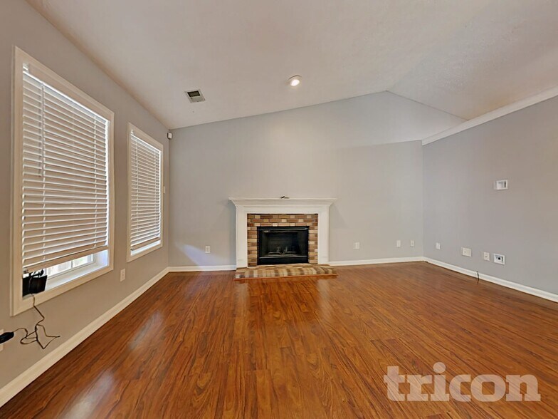 Building Photo - 726 Westbury Dr