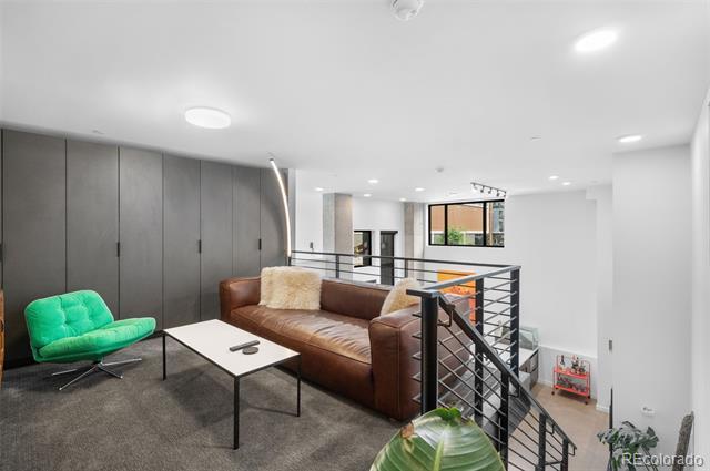 Building Photo - 1601 Park Ave