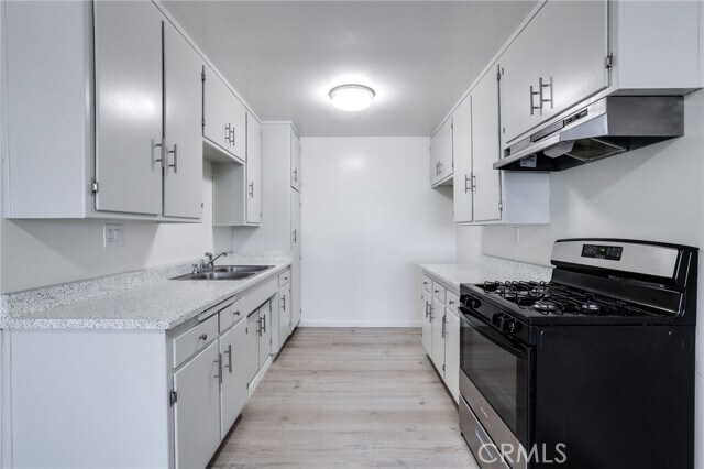 Building Photo - 3430 Elm Ave