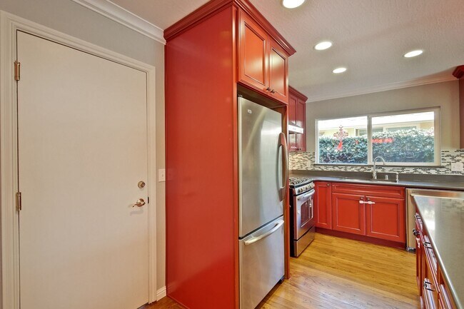 Building Photo - Wow! What a Great Home! Available Soon!