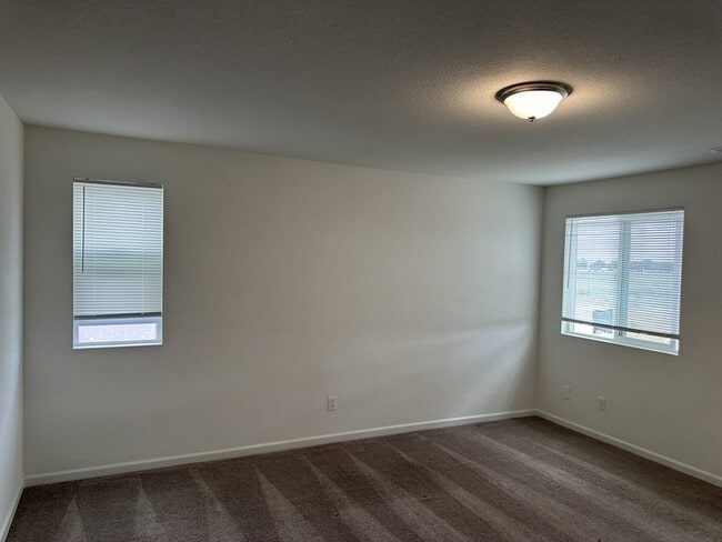 Building Photo - Manteca 5 Bedroom, 3 Bath Executive Style ...