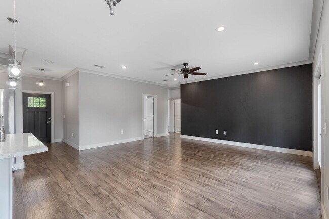 Building Photo - 4464 Goldfinch Way