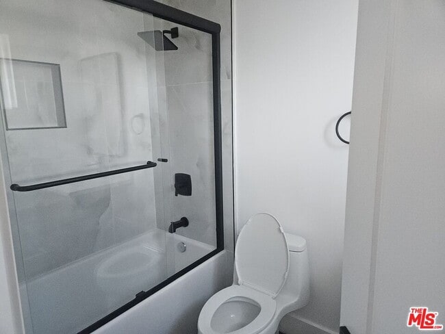 Building Photo - 3209 W 18th St