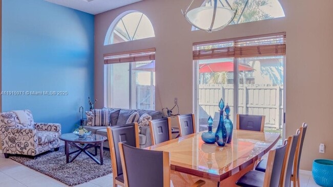 Building Photo - 1701 SE 17th Ave