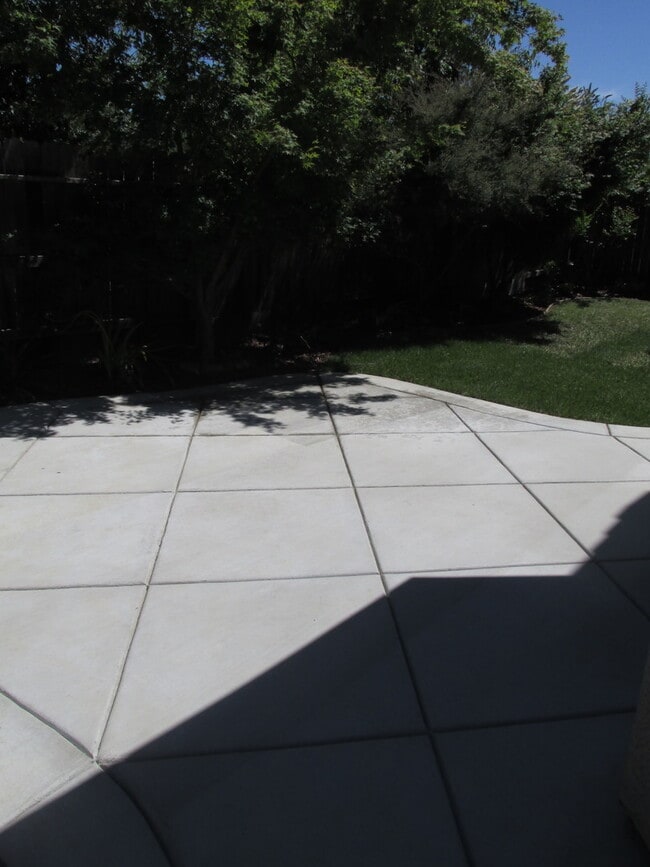 Building Photo - Highly Desired 4 Bedroom Empire Ranch Home!