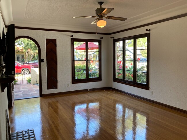 Building Photo - SPANISH STYLE GEM IN BELMONT HEIGHTS