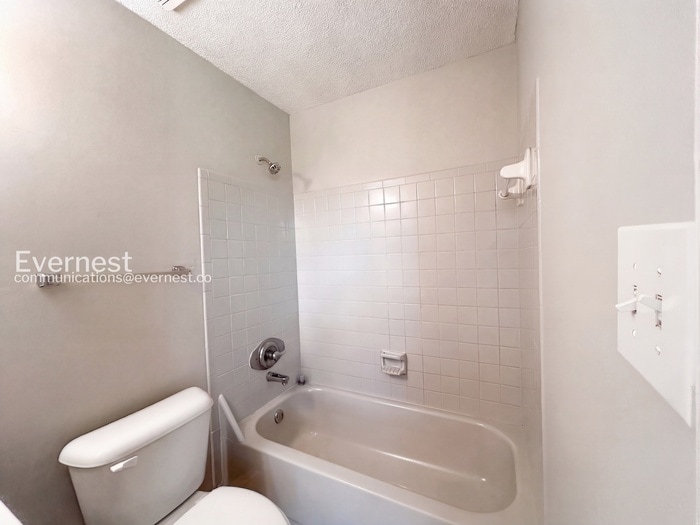 Building Photo - 6585 Fairwood Cove