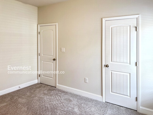 Building Photo - 104 Elaina Grey Ct