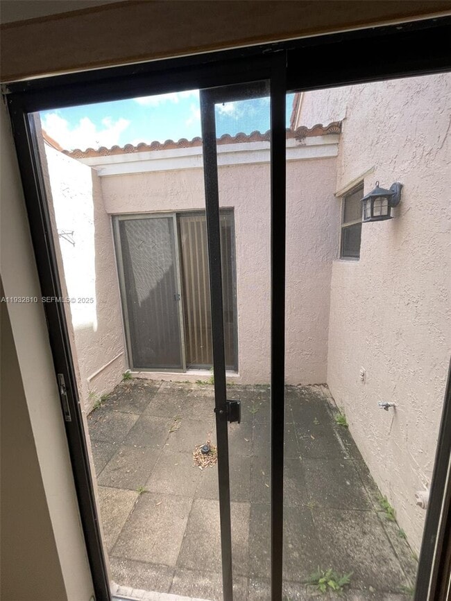 Building Photo - 16606 Greens Edge Cir