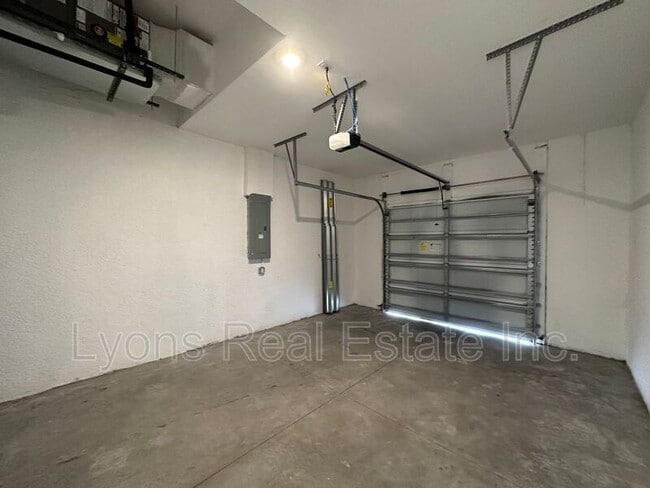 Building Photo - 9121 Waldrep St