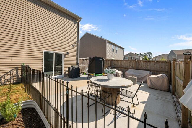 Building Photo - 1012 Kellie Ct