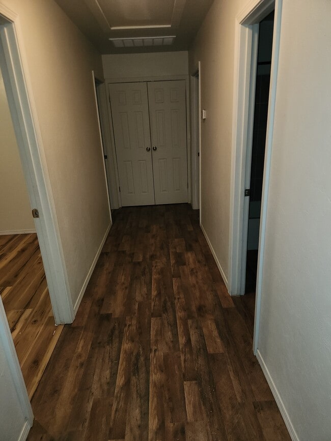 Building Photo - 1307 S Iowa Ave