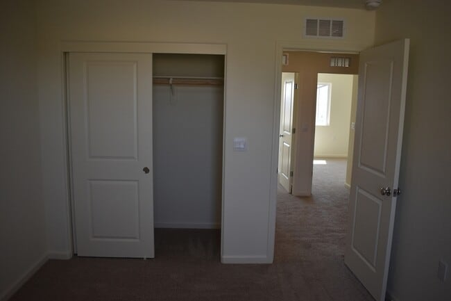 Building Photo - 4049 Cinnabar Ave