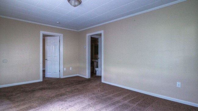 Building Photo - 35348 Sheffield St