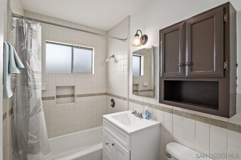 Building Photo - 5304 Monroe Ave