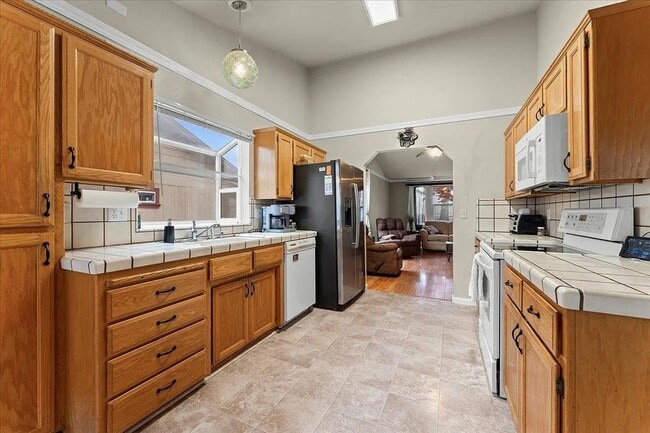 Building Photo - 503 Hillcrest Ave