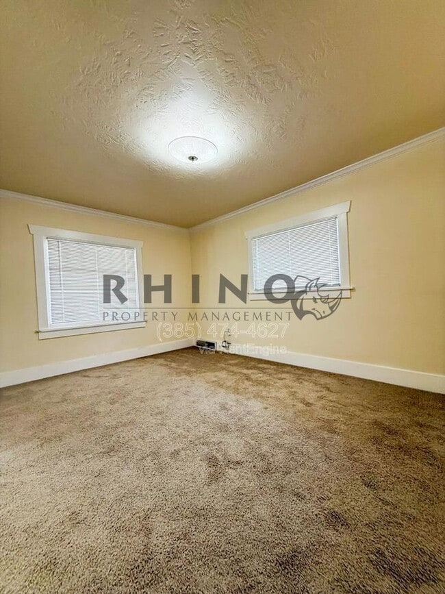 Building Photo - 654 E Redondo Ave