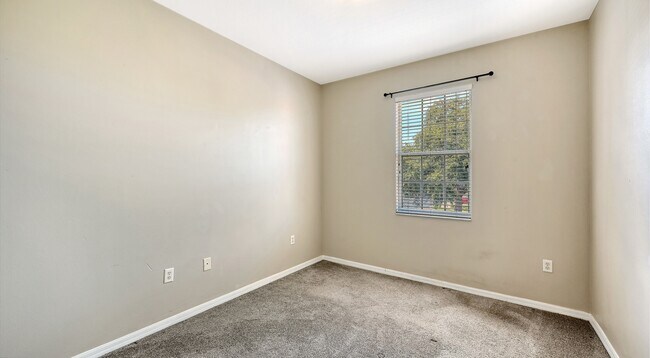 Building Photo - 3499 Parkridge Cir