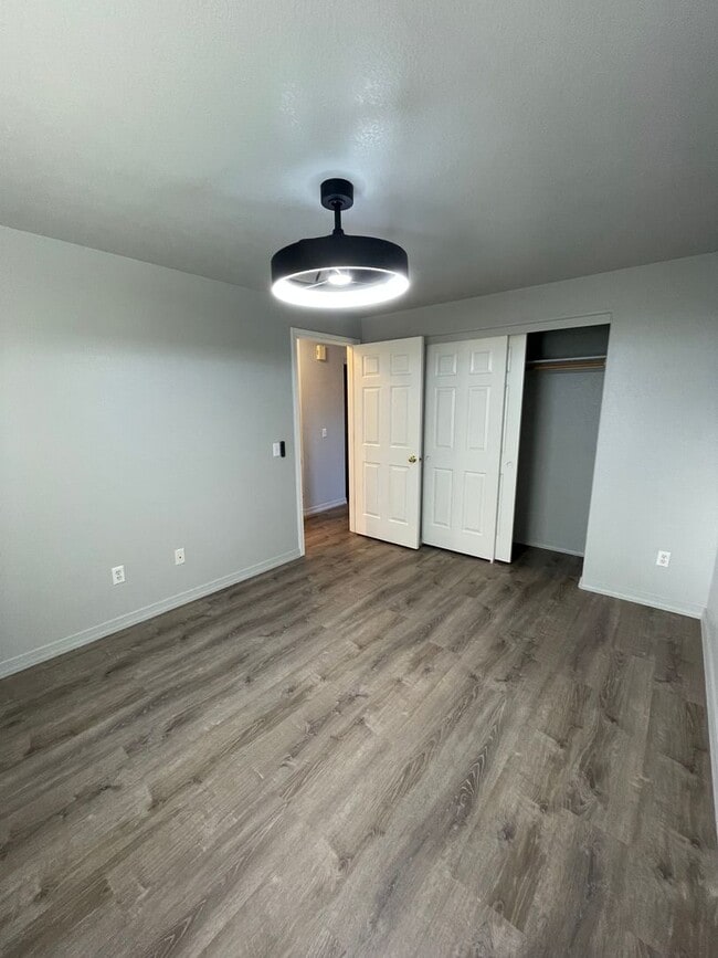 Building Photo - 1546-1548 Skyhawk Ridge