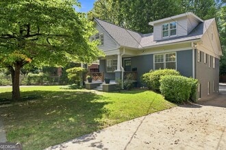 Building Photo - 884 Vedado Way NE