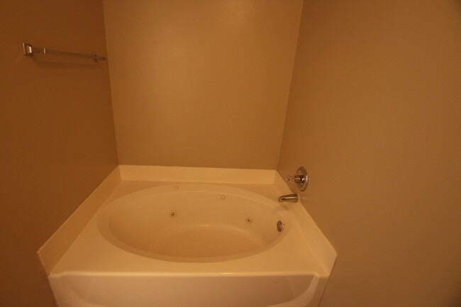 Building Photo - Charming 3 Bedroom in Flint! Coming Soon!
