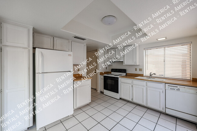 Building Photo - 14838 N 24th Dr
