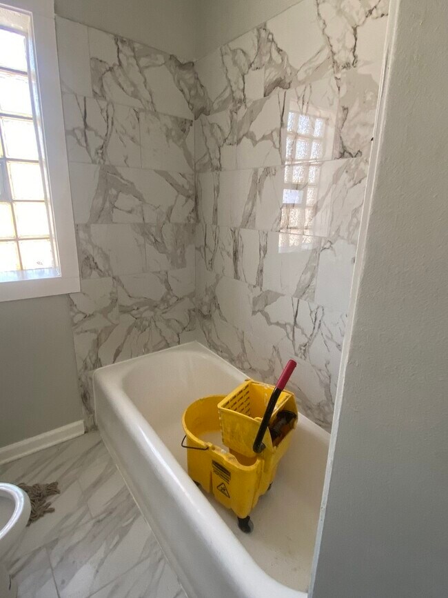 Building Photo - 8046 S Manistee Ave