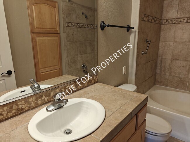 Building Photo - 1500 E Pusch Wilderness Dr