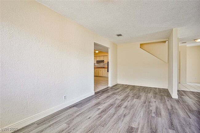 Building Photo - 316 Santa Fe St